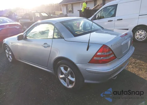 2001 Mercedes-Benz Slk 320 from USA, damaged, VIN WDBKK65F11F181562
